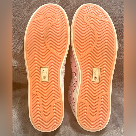 😻 Hello Kitty size 9 Pink and White Slip On Shoes - Picture 7 of 7